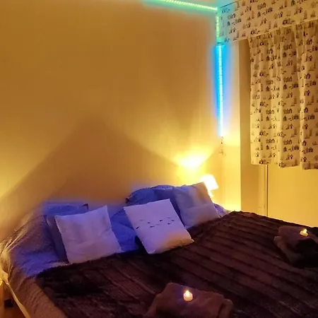 Face Parking 4 Personnes Wifi アパート Berck